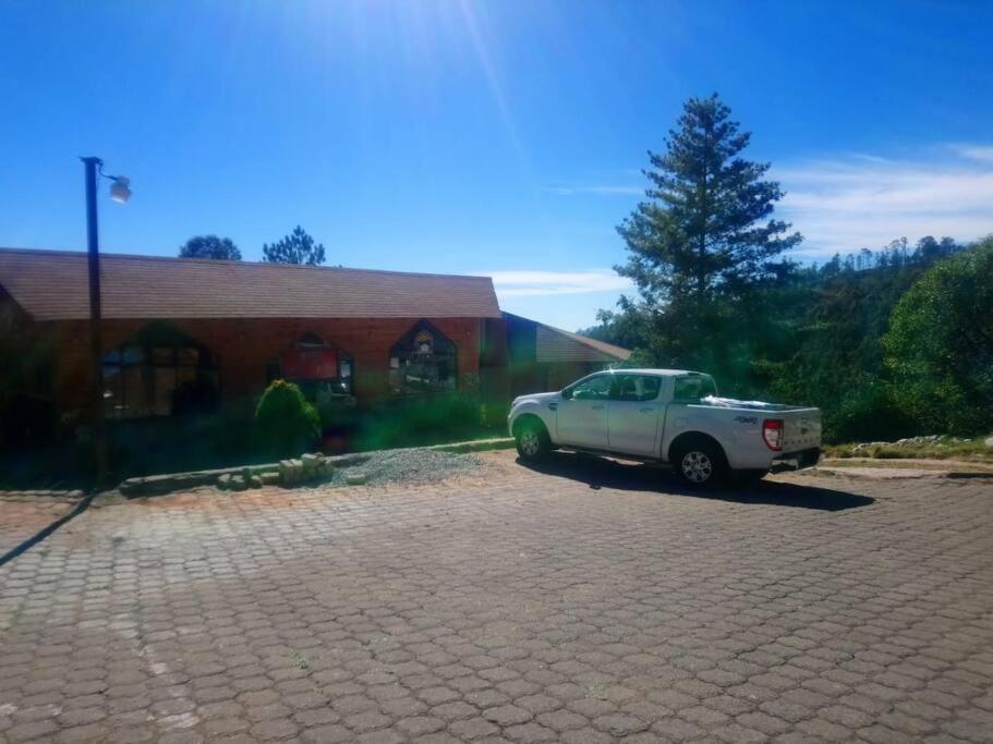 El Pacifico Cabana Con Banera Y Chimeneas En Puesta De Sol מראה חיצוני תמונה