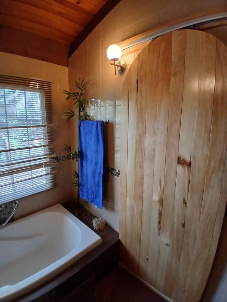 El Pacifico Cabana Con Banera Y Chimeneas En Puesta De Sol מראה חיצוני תמונה